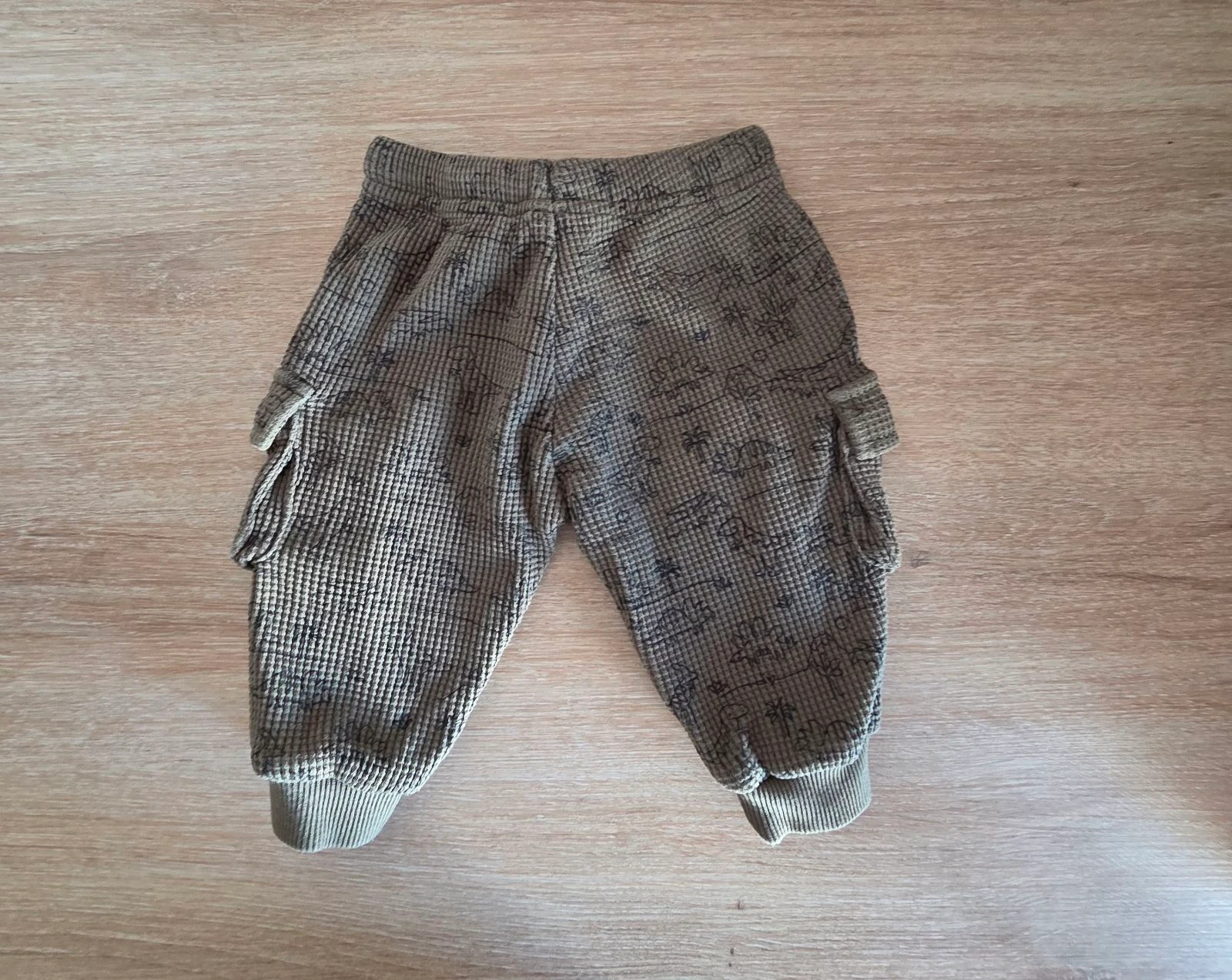 Kiabi 3 Months 60 cm khaki honeycomb cargo pants – photo 3
